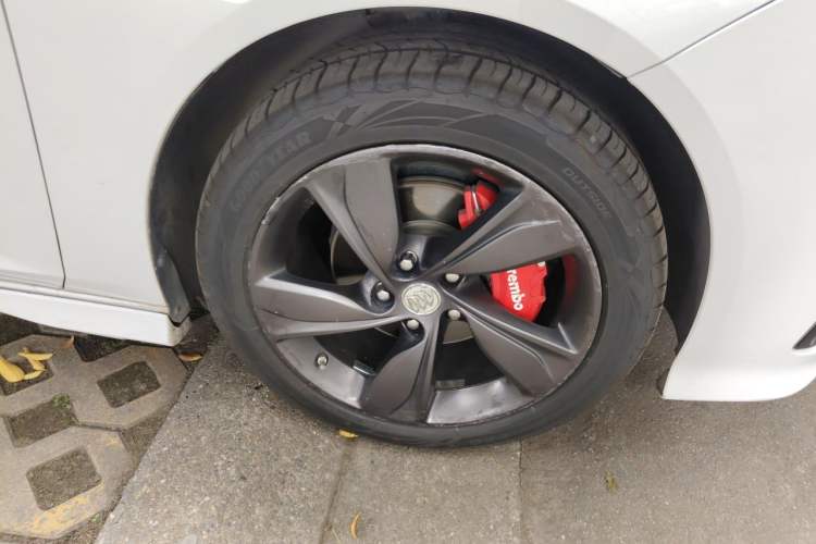 Used Buick Regal 2020 GS 28T Elite Model Right Front Wheel Hub