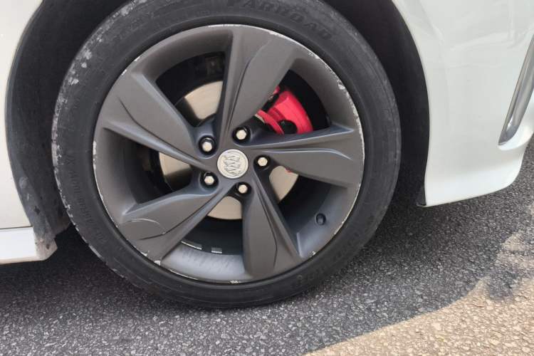 Used Buick Regal 2020 GS 28T Elite Model Right Front Wheel Hub