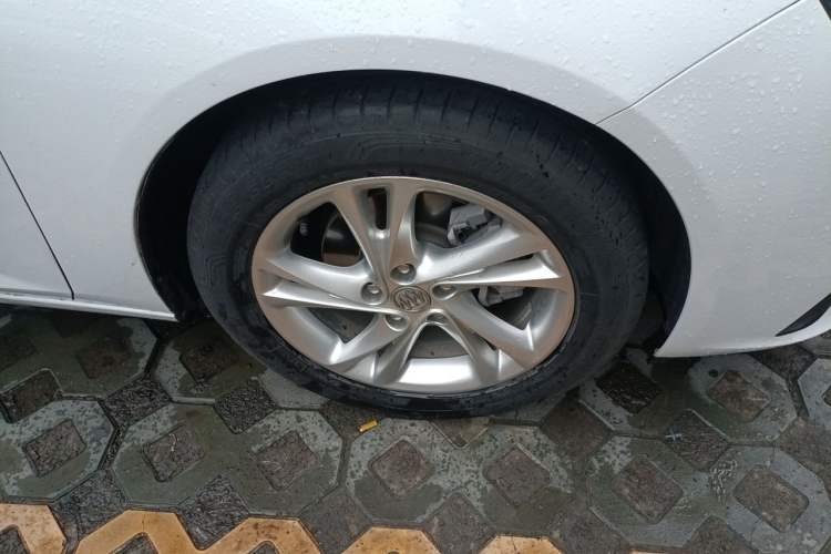 Used Buick Regal 2020 552T Luxury Version Right Front Wheel Hub
