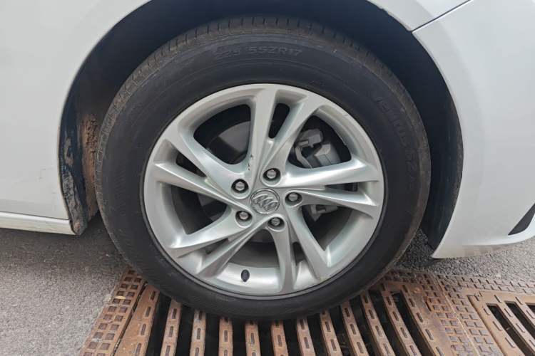 Used Buick Regal 2020 552T Elite Edition Right Front Wheel Hub