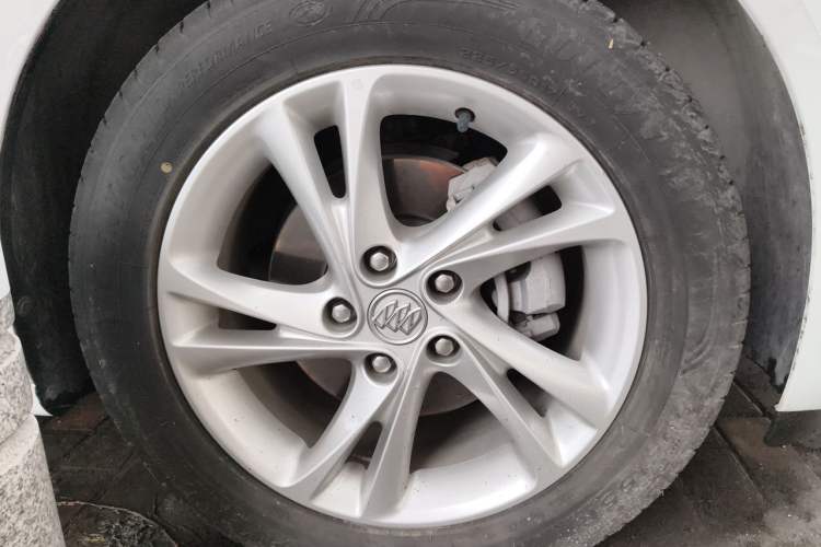 Used Buick Regal 2020 552T Luxury Version Right Front Wheel Hub