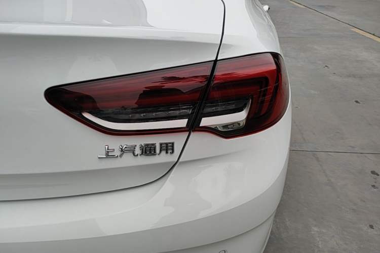 Used Buick Regal 2020 552T Luxury Version Right Rear Taillight