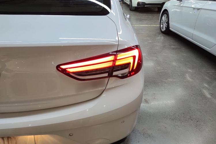 Used Buick Regal 2020 552T Elite Edition Right Rear Taillight