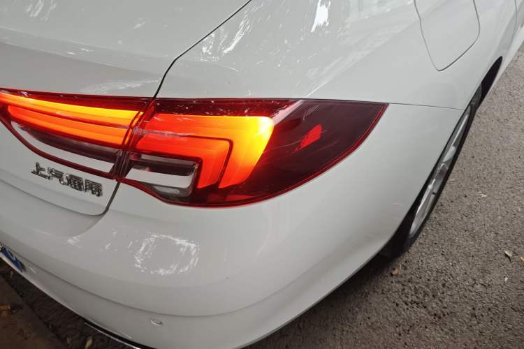 Used Buick Regal 2020 552T Elite Edition Right Rear Taillight