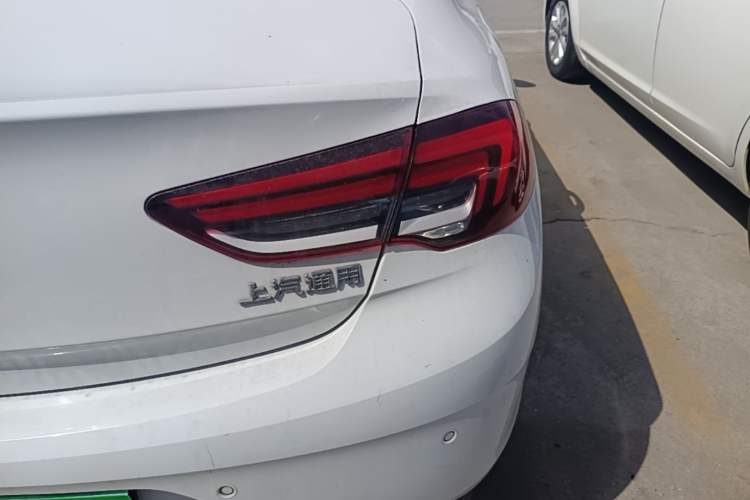 Used Buick Regal 2020 552T Luxury Version Right Rear Taillight