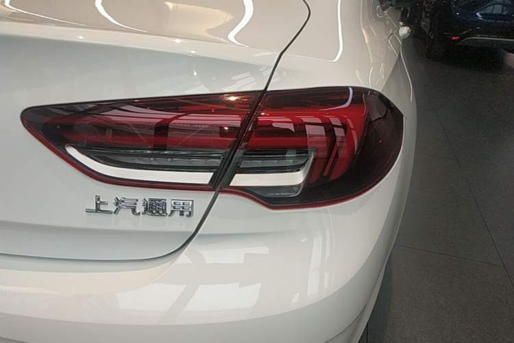 Used Buick Regal 2020 552T Elite Edition Right Rear Taillight