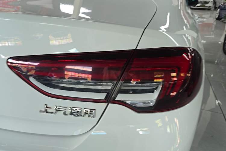Used Buick Regal 2020 552T Elite Edition Right Rear Taillight