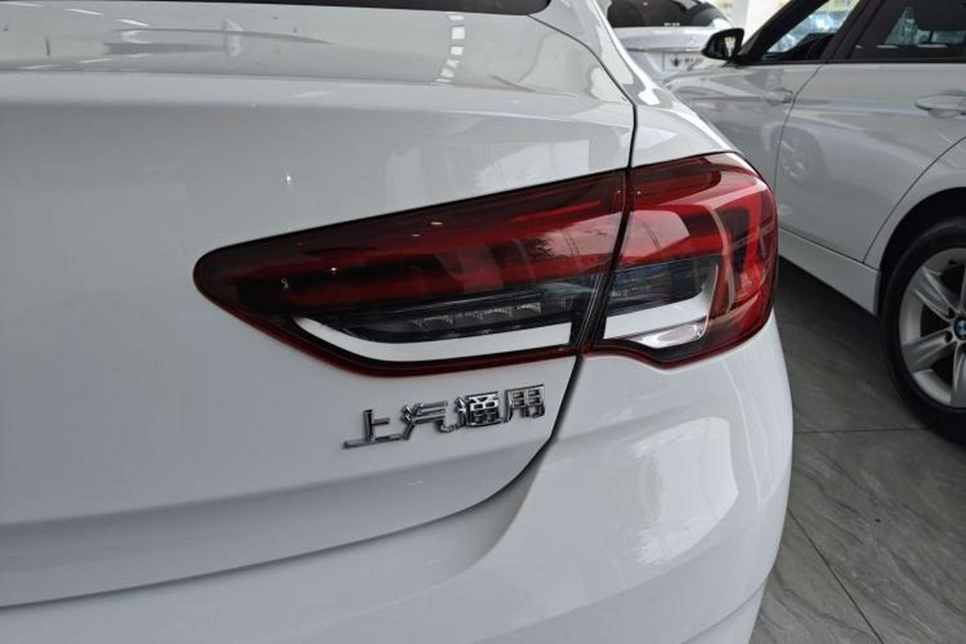 Used Buick Regal 2020 552T Elite Edition Right Rear Taillight