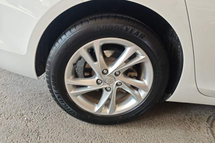 Used Buick Regal 2020 552T Elite Edition Right Rear Wheel Hub