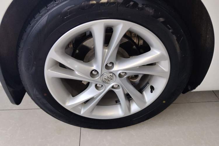 Used Buick Regal 2020 552T Elite Edition Right Rear Wheel Hub