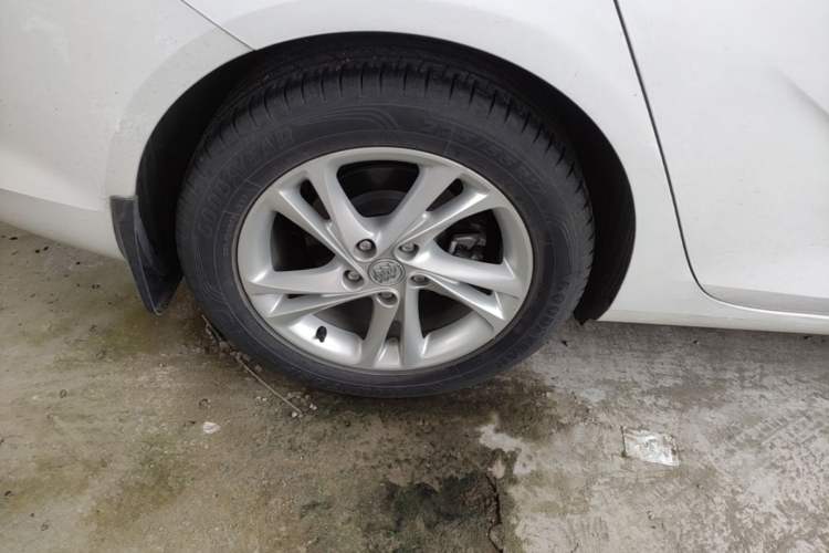 Used Buick Regal 2020 552T Elite Edition Right Rear Wheel Hub