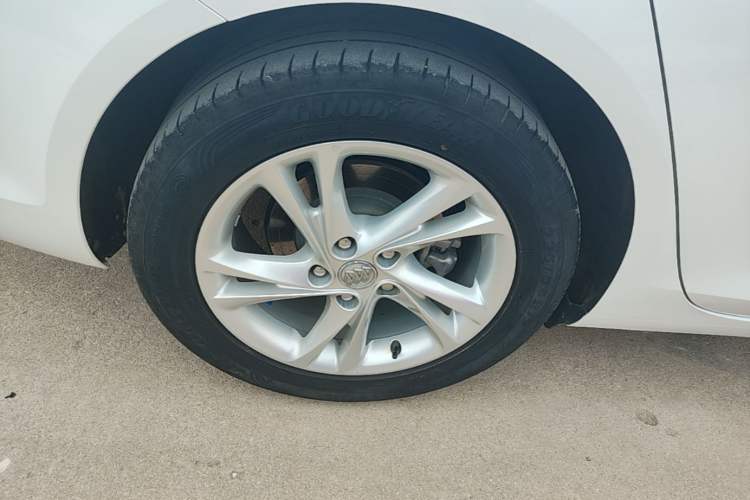 Used Buick Regal 2020 552T Elite Edition Right Rear Wheel Hub