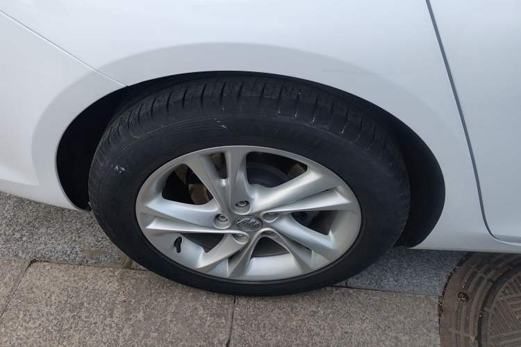 Used Buick Regal 2020 552T Elite Edition Right Rear Wheel Hub