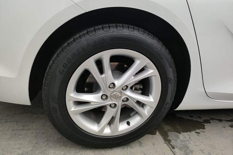 Used Buick Regal 2020 552T Luxury Version Right Rear Wheel Hub