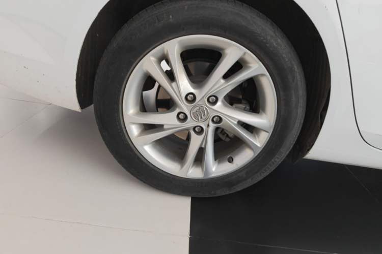 Used Buick Regal 2020 552T Elite Edition Right Rear Wheel Hub