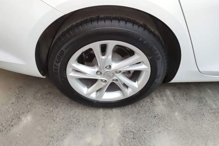 Used Buick Regal 2020 552T Elite Edition Right Rear Wheel Hub