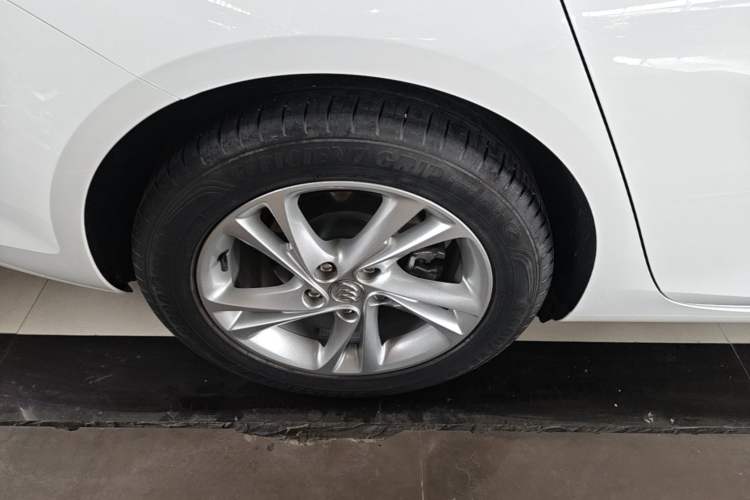 Used Buick Regal 2020 552T Luxury Version Right Rear Wheel Hub