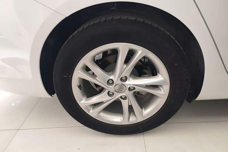 Used Buick Regal 2020 552T Elite Edition Right Rear Wheel Hub