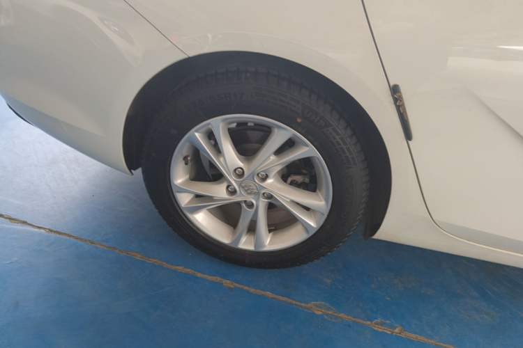 Used Buick Regal 2020 552T Elite Edition Right Rear Wheel Hub