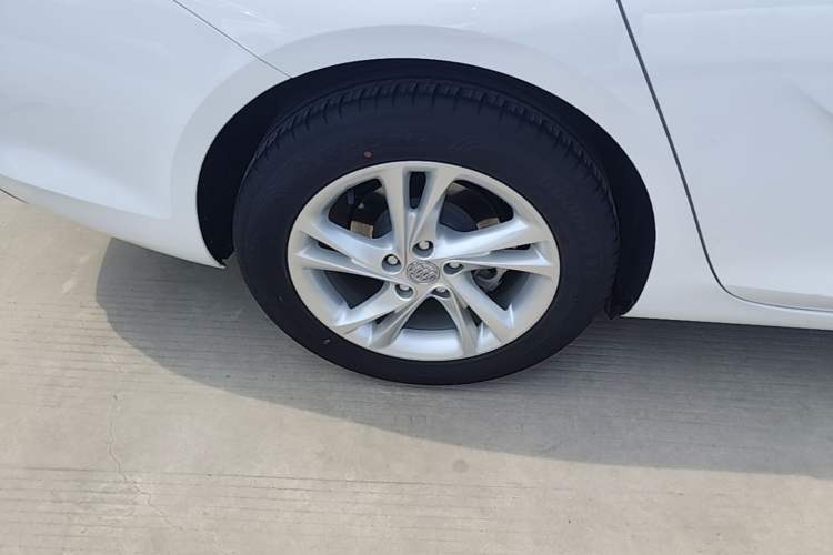 Used Buick Regal 2020 552T Elite Edition Right Rear Wheel Hub