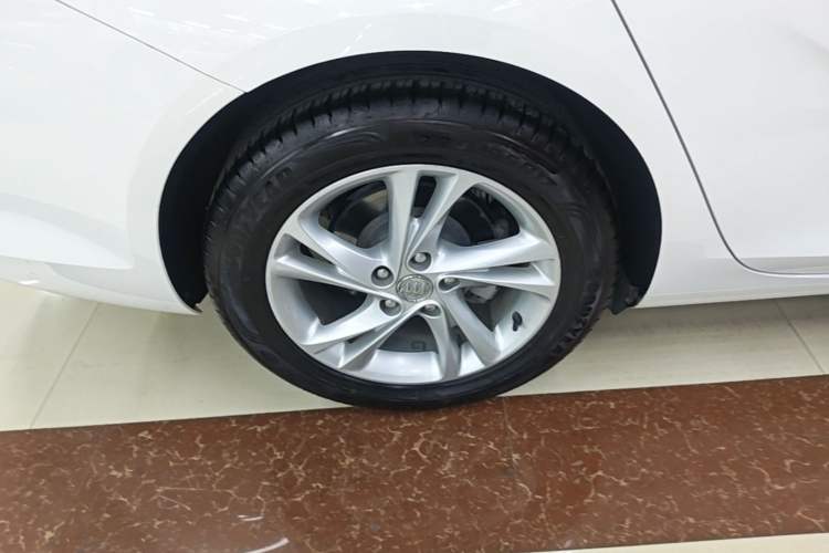 Used Buick Regal 2020 552T Elite Edition Right Rear Wheel Hub