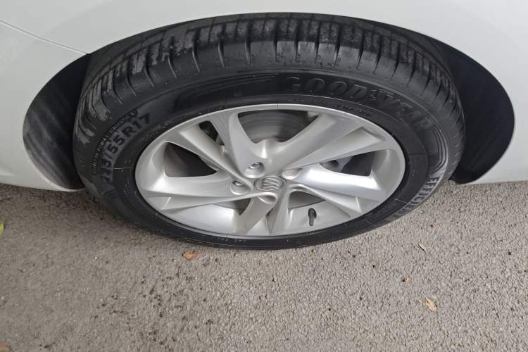Used Buick Regal 2020 552T Elite Edition Right Rear Wheel Hub