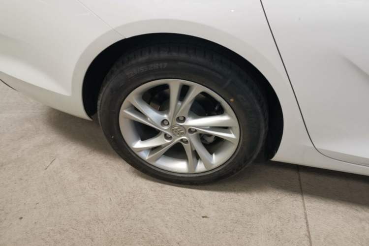 Used Buick Regal 2020 552T Elite Edition Right Rear Wheel Hub