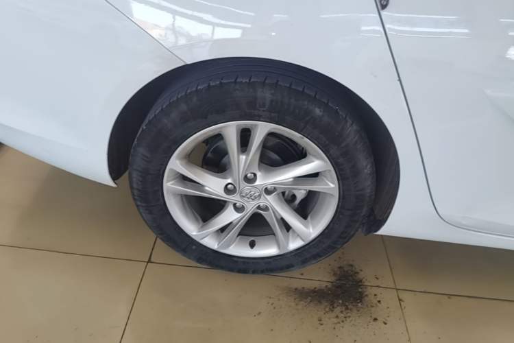 Used Buick Regal 2020 552T Elite Edition Right Rear Wheel Hub