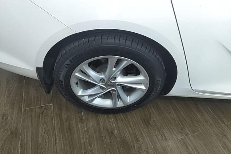 Used Buick Regal 2020 552T Elite Edition Right Rear Wheel Hub