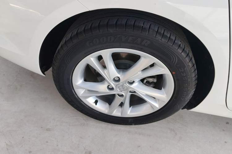 Used Buick Regal 2020 552T Elite Edition Right Rear Wheel Hub