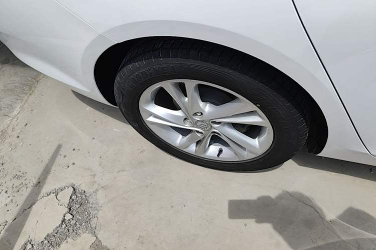 Used Buick Regal 2020 552T Elite Edition Right Rear Wheel Hub