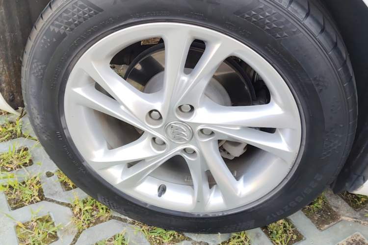 Used Buick Regal 2020 552T Elite Edition Right Rear Wheel Hub