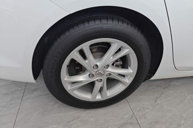 Used Buick Regal 2020 552T Elite Edition Right Rear Wheel Hub