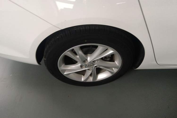 Used Buick Regal 2020 552T Elite Edition Right Rear Wheel Hub