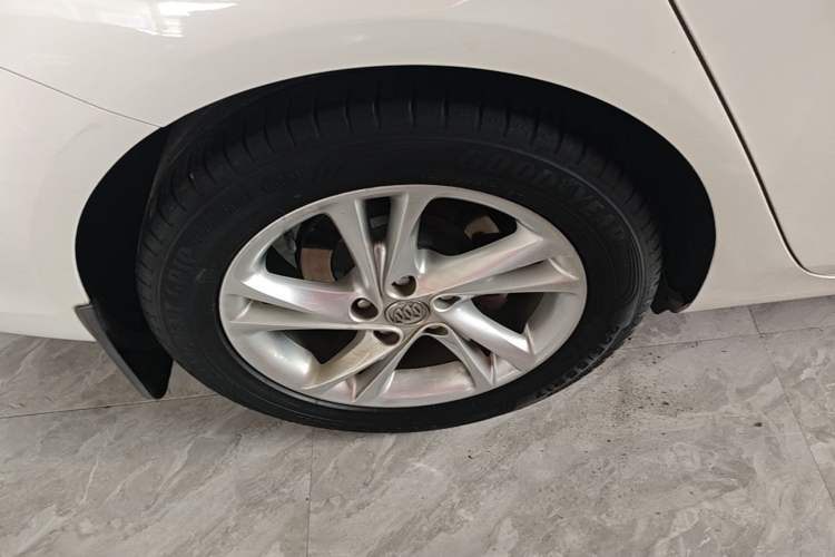 Used Buick Regal 2020 552T Elite Edition Right Rear Wheel Hub