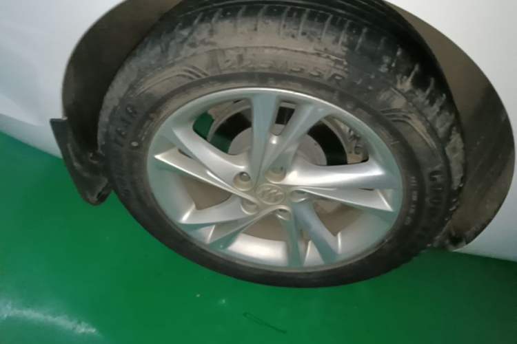 Used Buick Regal 2020 552T Elite Edition Right Rear Wheel Hub