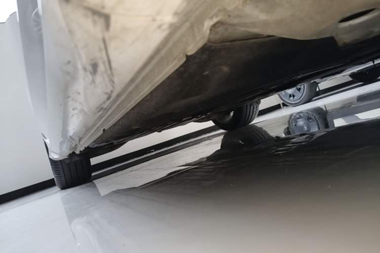Used Buick Regal 2020 GS 28T Elite Model Right Side Sill
