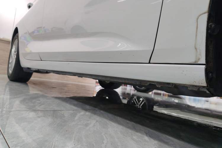 Used Buick Regal 2020 552T Luxury Version Right Side Sill