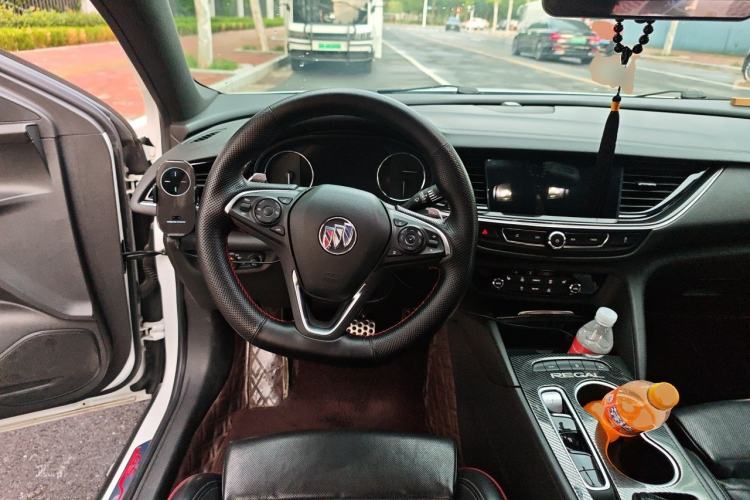 Used Buick Regal 2020 GS 28T Elite Model Steering Wheel