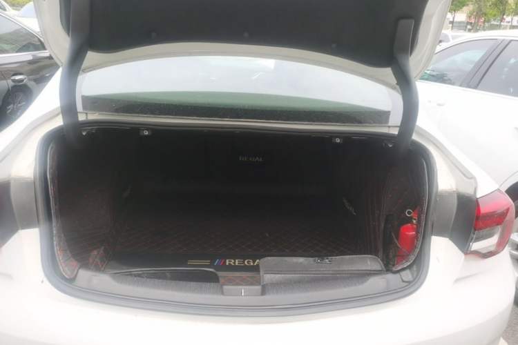 Used Buick Regal 2020 552T Luxury Version Trunk