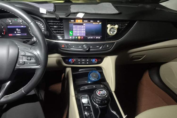 Used Buick Regal 2021 552T Elite Edition Audio And AC Panel