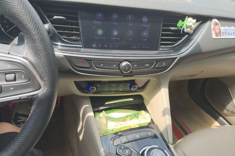 Used Buick Regal 2021 552T Elite Edition Audio And AC Panel