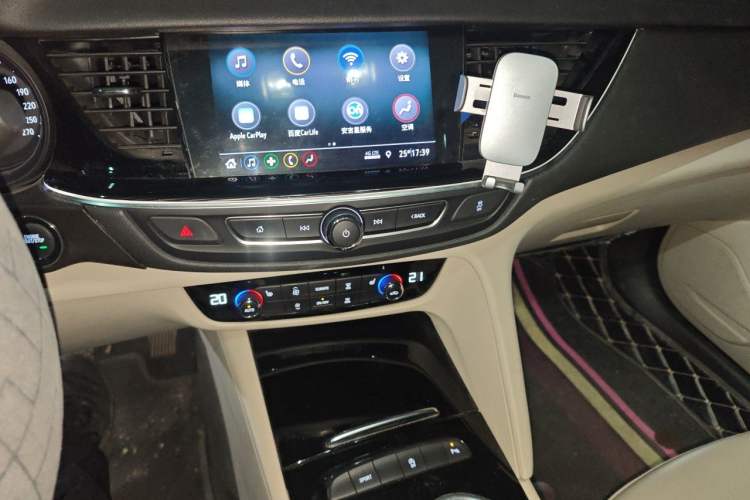 Used Buick Regal 2021 552T Elite Edition Audio And AC Panel