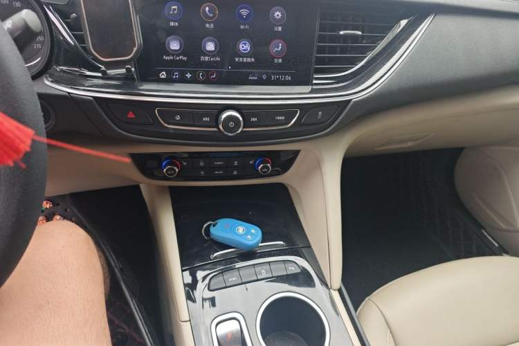 Used Buick Regal 2021 552T Elite Edition Audio And AC Panel