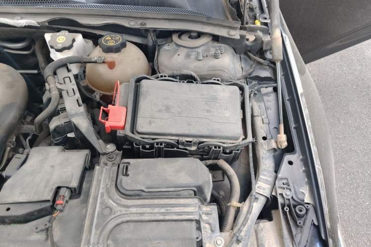Used Buick Regal 2021 552T Elite Edition Engine Bay Left