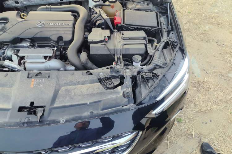 Used Buick Regal 2021 552T Elite Edition Engine Bay Left
