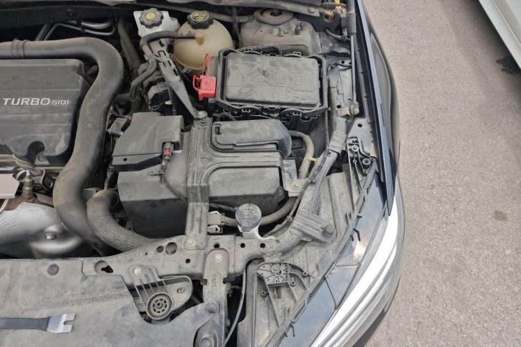 Used Buick Regal 2021 552T Elite Edition Engine Bay Left