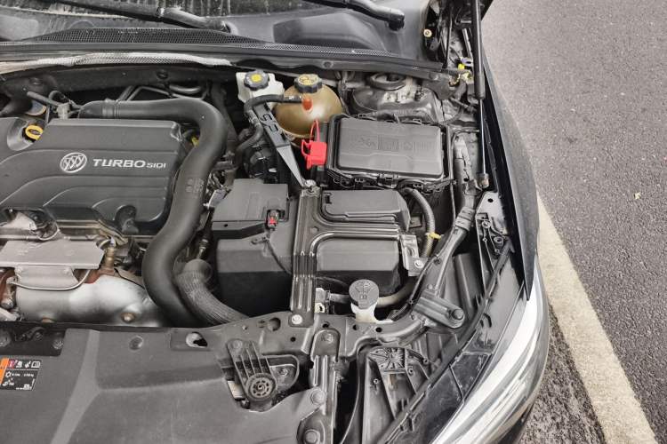 Used Buick Regal 2021 552T Elite Edition Engine Bay Left