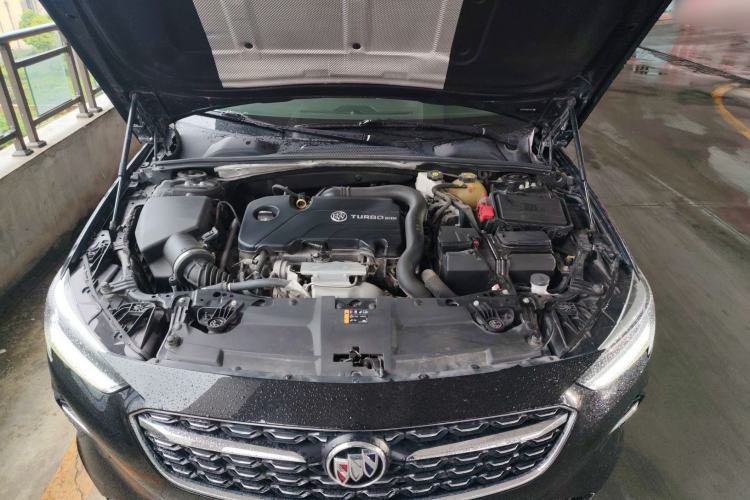 Used Buick Regal 2021 552T Elite Edition Engine Bay
