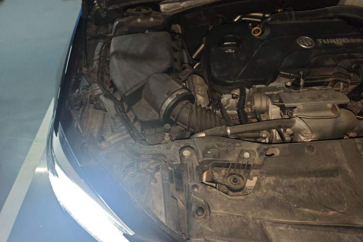 Used Buick Regal 2021 552T Elite Edition Engine Bay Right